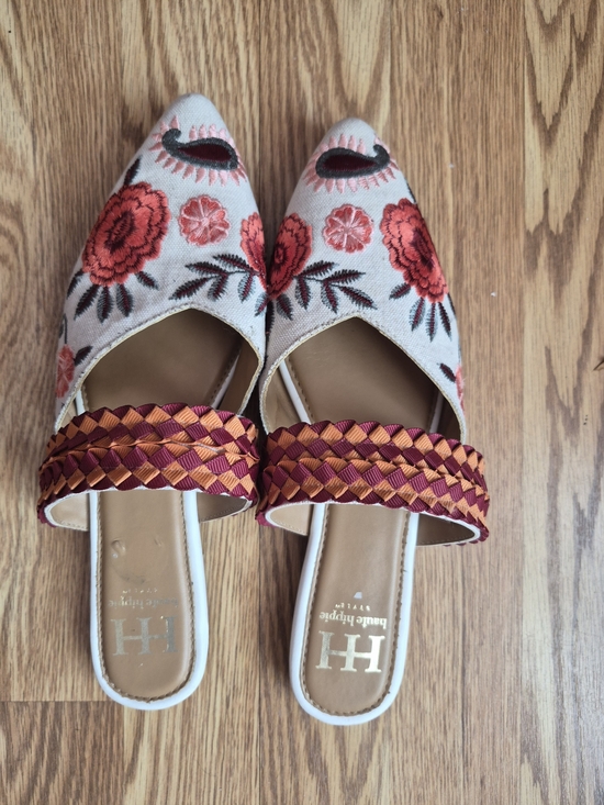 Haute Hippie Shoes - Haute Hippie White Embroidered Pointed-Toe ,size 8